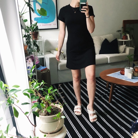UNIQLO Short Sleeve Black Ponte Fit Flare Dress - Picture 2 of 7